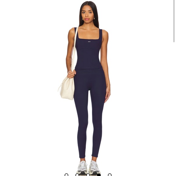 New 437 Set: The Essentials Legging and The Square Tank in Navy Size Medium - Picture 2 of 8
